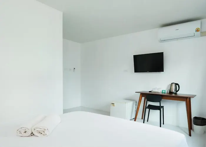 公寓 Newhi Sukhumvit 42 1