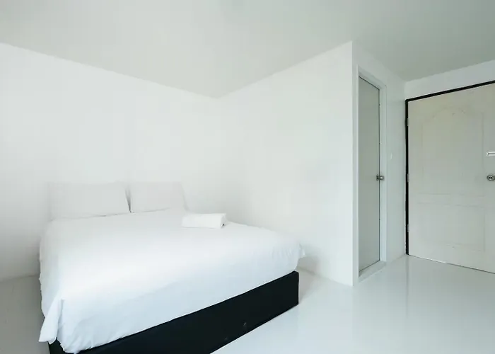 公寓 Newhi Sukhumvit 42 1