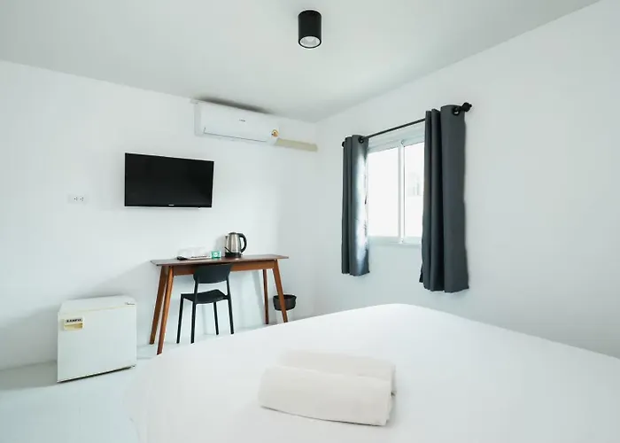 公寓 Newhi Sukhumvit 42 1 *