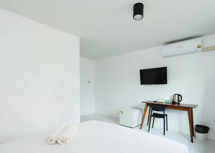 Newhi Sukhumvit 42 1 公寓 *