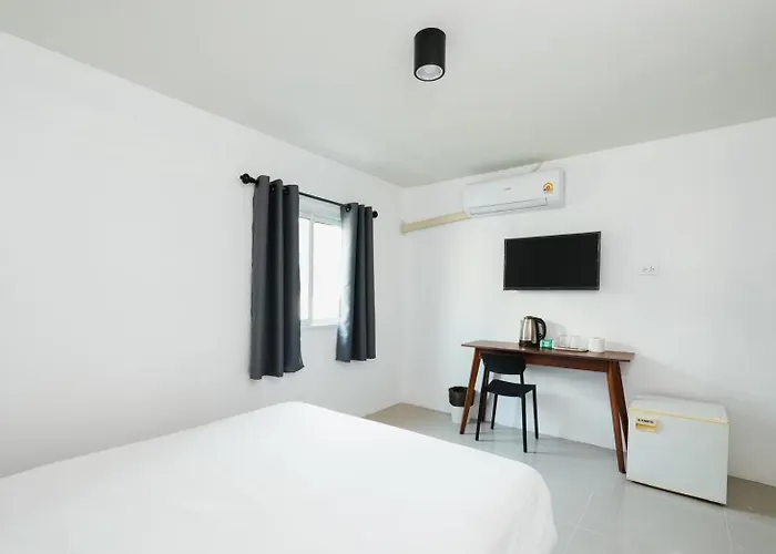 公寓 Newhi Sukhumvit 42 1