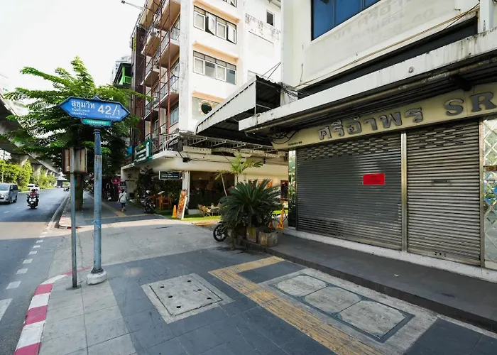 公寓 Newhi Sukhumvit 42 1 曼谷